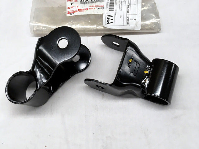 Factory Toyota Rear Shackles - Empty