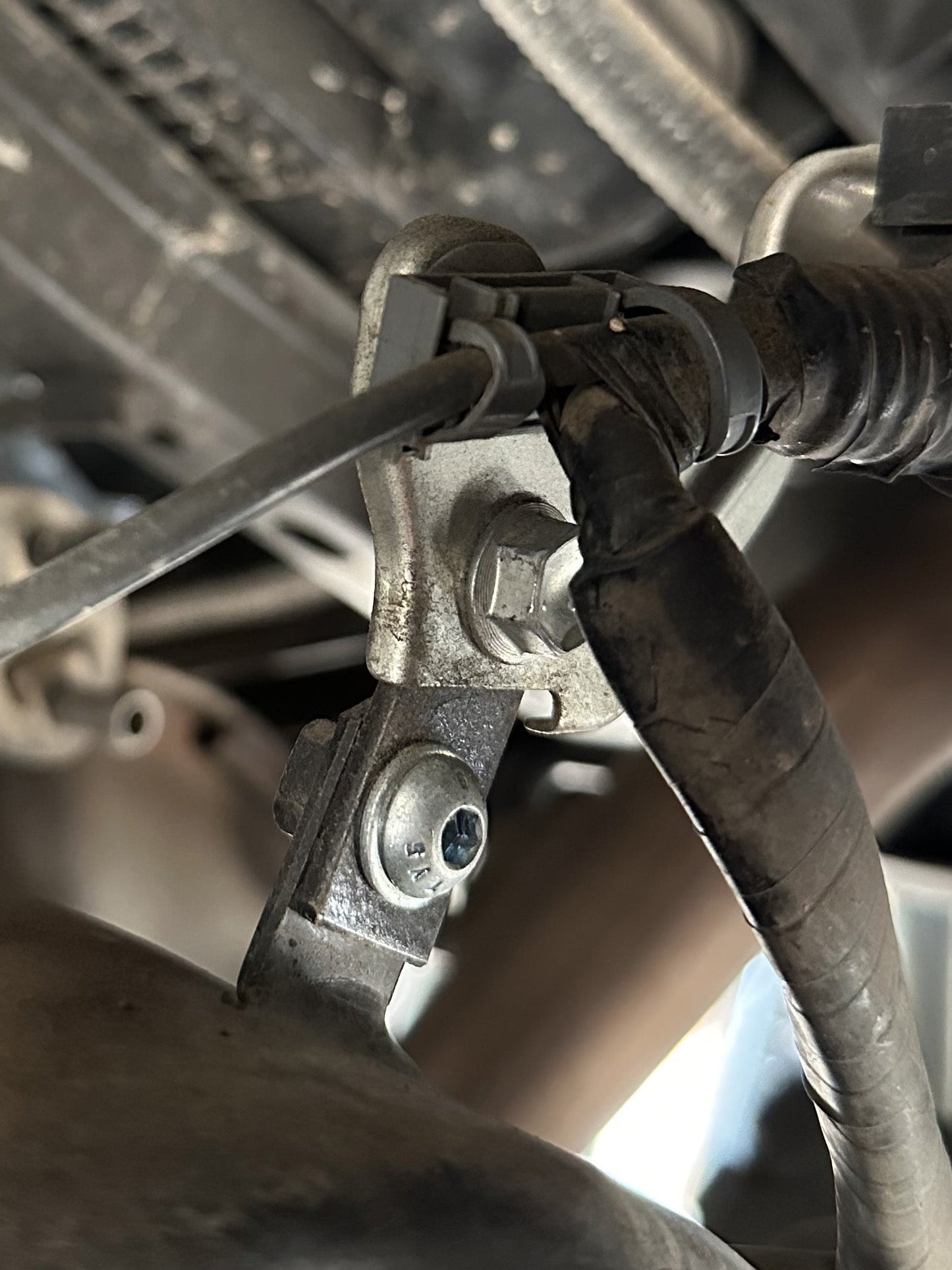 E-Locker Wiring Harness Bracket - Increase downward articulation
