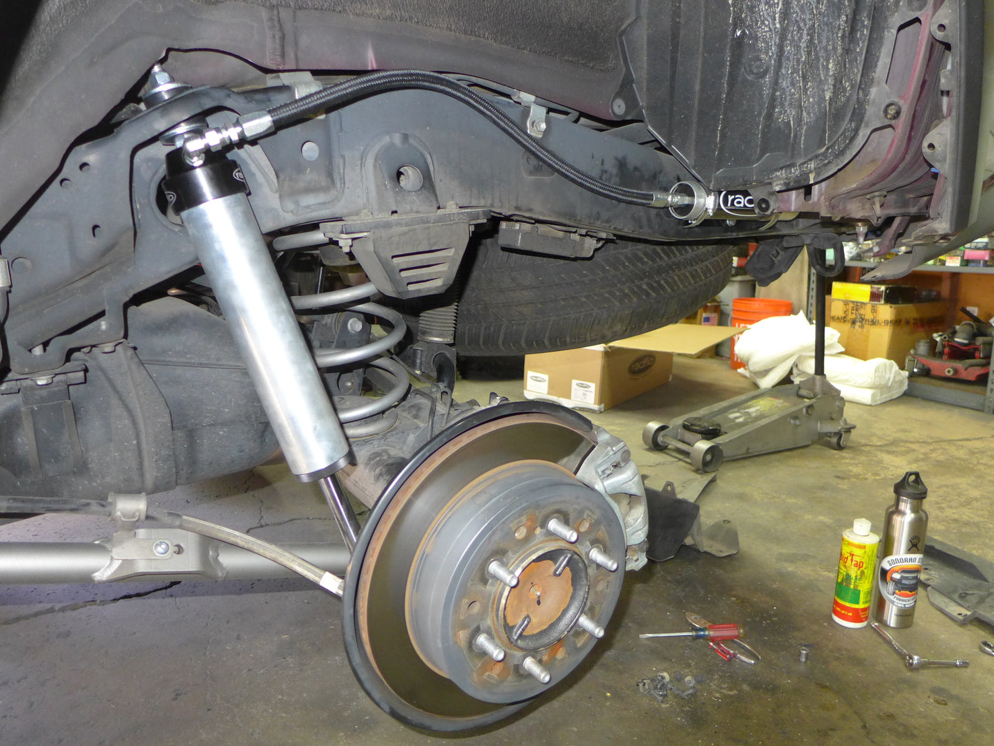 Radflo 2.5 Rear Shocks with remote Reservoir 0-2" Rear Lift